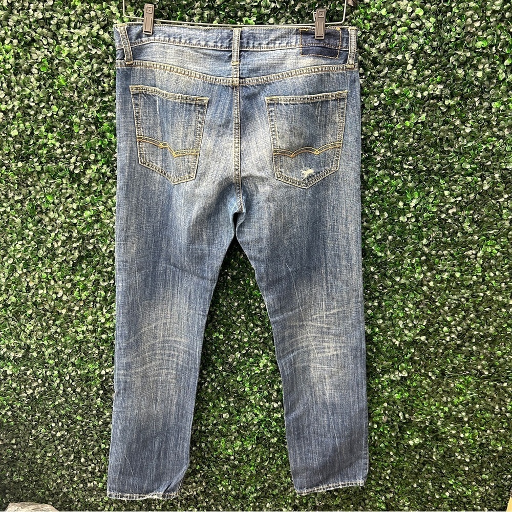 Men's American eagle Distressed Blue Jeans - Picture 3 of 5